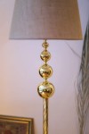 Gold Kaplama Üçlü Küre Modern Metal Lambader - Başlık rengi Mataro Vizon’dur Gold Kaplama Üçlü Küre Modern Metal Lambader - Başlık rengi Mataro Vizon’dur