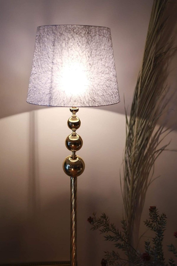 Gold Kaplama Üçlü Küre Modern Metal Lambader - Başlık rengi Gri Kırçıl’dır.