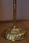 Gold Kaplama Üçlü Küre Modern Metal Lambader - Başlık rengi Beyaz'dır.