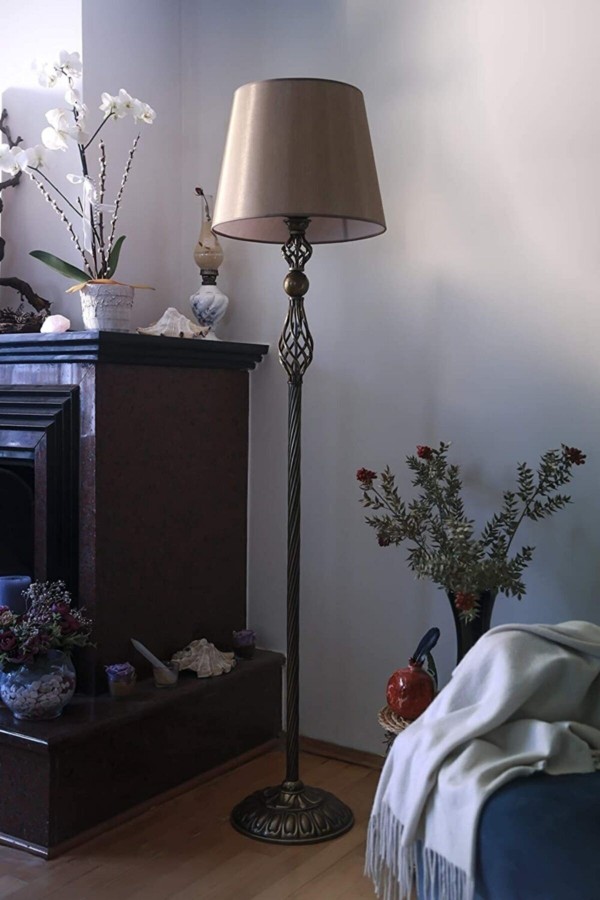 – Bronz Lambader Modern .başlık Rengi Mataro Vizon’dur – Bronz Lambader Modern .başlık Rengi Mataro Vizon’dur