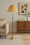 Luxora Modern Finlin Şapkalı Metal Lambader - Krem Plise / Eskitme Mat Gold Taban Luxora Modern Finlin Şapkalı Metal Lambader - Krem Plise / Eskitme Mat Gold Taban