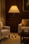 Luxora Modern Finlin Şapkalı Metal Lambader - Krem Plise / Eskitme Mat Gold Taban Luxora Modern Finlin Şapkalı Metal Lambader - Krem Plise / Eskitme Mat Gold Taban