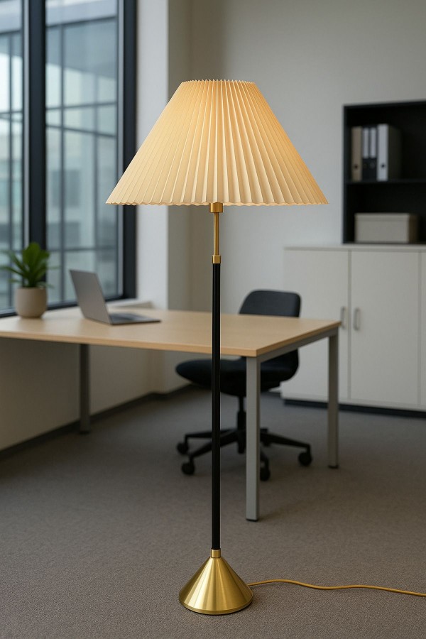 Luxora Modern Finlin Şapkalı Metal Lambader - Krem Plise / Eskitme Mat Gold Taban Luxora Modern Finlin Şapkalı Metal Lambader - Krem Plise / Eskitme Mat Gold Taban